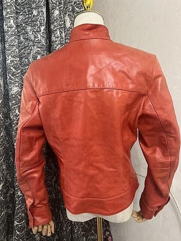 Жеке буюмдар: Кожаная куртка, женская. Кирпично-красного цвета, цвет неяркий — 4