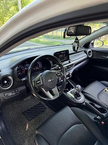 kia ceed: Kia Cerato: 2019 г., Бензин, Седан — 5