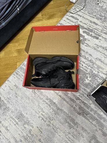 Спорттук бут кийим: Эркектердин кроссовкасы, 42, 41.5, The North Face, Колдонулган, түсү - Кара, Акылуу жеткирүү, Өзү алып кетүү — 1