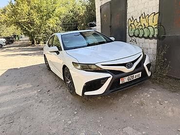 lexus радар: Toyota Camry: 2021 г., 2.5 л, Автомат, Гибрид, Седан — 2