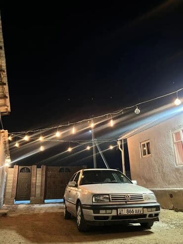 срочно продаю в связи с переездом: Volkswagen Vento: 1993 г., 1.8 л, Механика, Бензин, Седан — 3