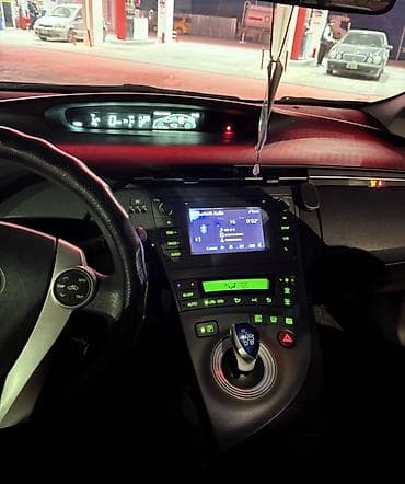 Toyota Prius: 2014 г., 1.8 л, Автомат, Гибрид, Хэтчбэк