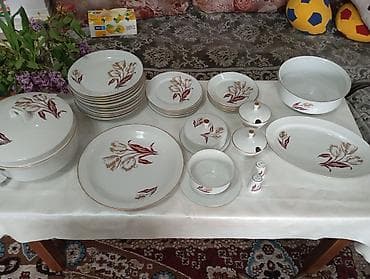 домашние птицы: Фарфоровый столовый сервиз с тюльпанами, тонкая золотая окантовка — 1