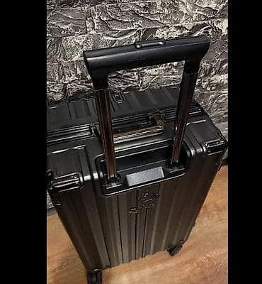 Чемодан, Новый, Материал: Натуральная кожа, Маленький (до 40 л), Твердый корпус at lalafo.kg Чемодан, Новый, Материал: Натуральная кожа, Маленький (до 40 л), Твердый корпус