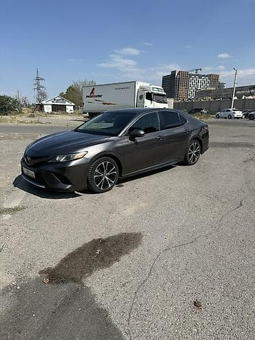 Транспорт: Toyota Camry: 2018 г., 2.5 л, Автомат, Бензин, Седан — 2