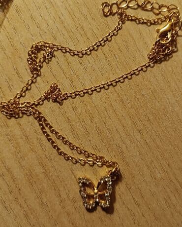 украшения изделия ручной работы: Золотистое ожерелье с подвеской-бабочкой Изящное ожерелье с тонкой — 2