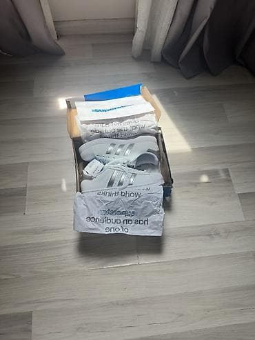 ракушки: Мужские кроссовки, 42, Adidas, Новый, цвет - Белый, Платная доставка — 2