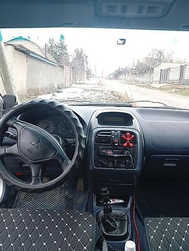 хундай старекс 1: Mitsubishi Carisma: 2000 г., 1.6 л, Кол менен иштөөчү, Бензин — 4
