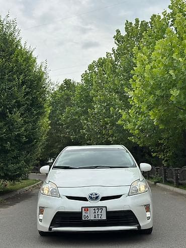 e 303: Toyota Prius: 2014 г., 1.8 л, Вариатор, Гибрид, Хэтчбэк — 2