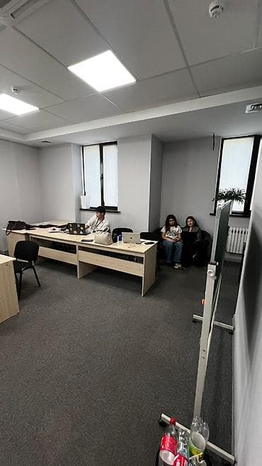 квартиры под офис: Ибраимова Сдается офис Площадь: 105м2 Этаж: 1 С ремонтом Отдельный — 4