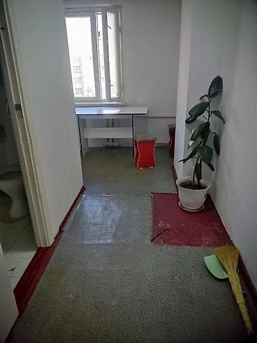 Комната с лоджией в квартире - Просторная светлая комната с большим