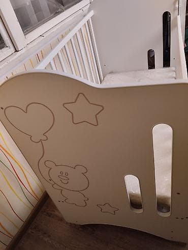 спальний: Детская кроватка с маятниковым механизмом и опускающейся передней — 2