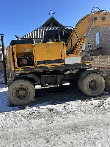 водный гидроцикл: Экскаватор, Hyundai, 2006 г., Колесный — 2