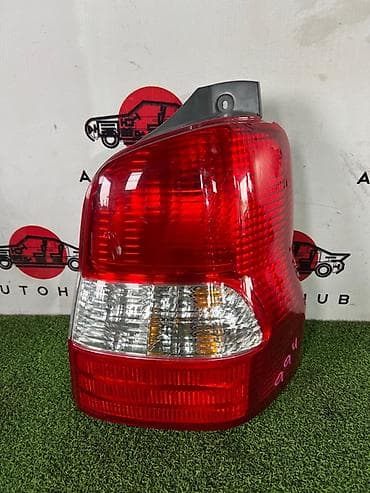 red cell: Задний правый стоп-сигнал Toyota 2000 г., Б/у, Оригинал, Япония — 1