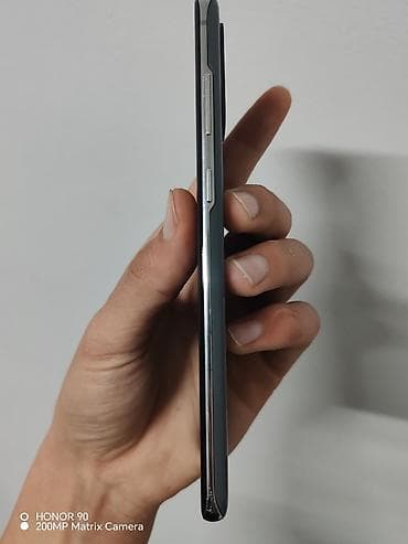 Мобильные телефоны: Samsung Galaxy S20, цвет - Серый — 3