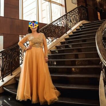 эски кийим: Шикарное вечернее платье с камнями. Золотое платье. Одевала 1 раз — 4