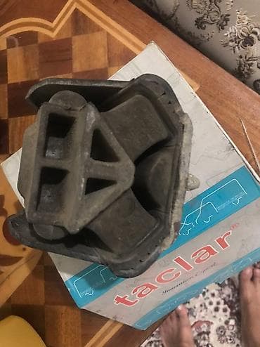 Подушка коробки передач Mercedes-Benz 2009 г., Оригинал