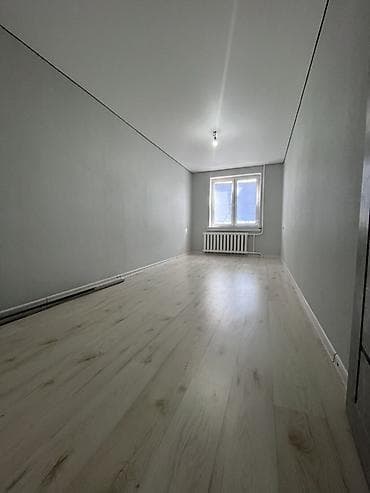 семья: 🏡 Продаётся уютная 3-комнатная квартира в 8-м микрорайоне! 📍 Отличное — 1