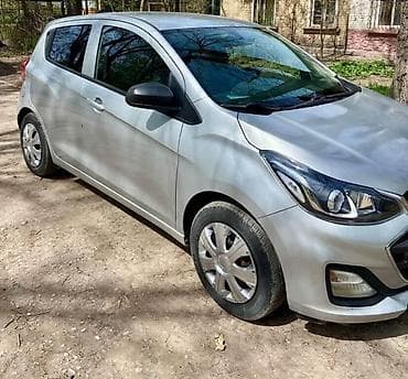 автом: Chevrolet Spark: 2019 г., 1 л, Вариатор, Бензин, Хэтчбэк — 3
