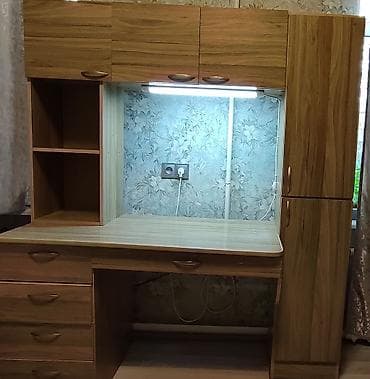 комьпютерный стол: Компьютерный стол, Б/у, С полками — 1