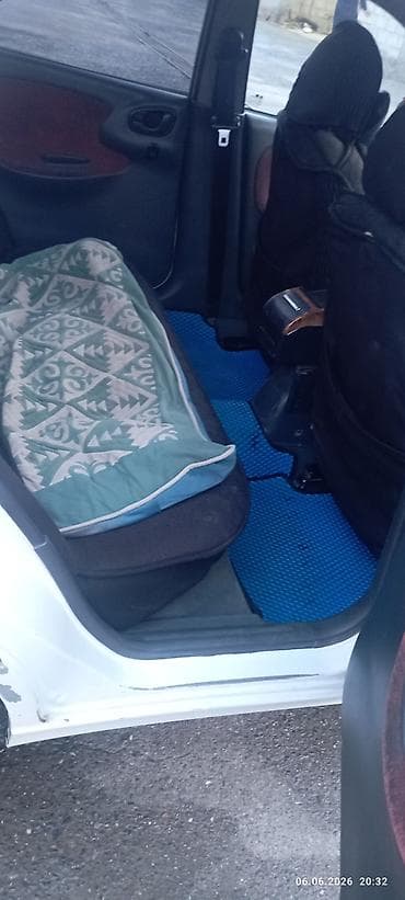 daewoo matiz 2002: Honda Fit: 2000 г., 1.5 л, Вариатор, Бензин, Седан — 2