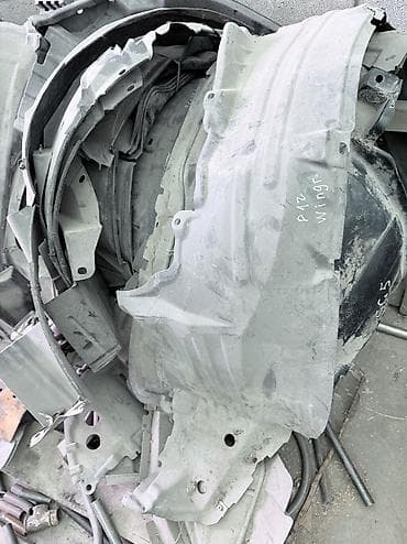 бетонный лотки: Подкрылок Комплект Toyota, Б/у — 4
