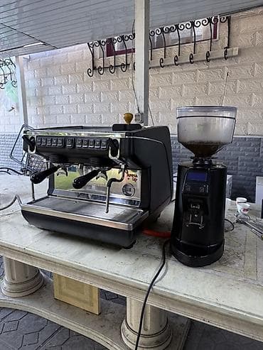 Профессиональный кофейный комплект Nuova Simonelli Состав: -
