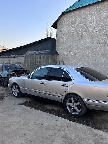 Продажа авто: Mercedes-Benz E-Class: 1996 г., 3.2 л, Автомат, Бензин, Седан — 4