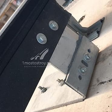 Генераторы: Деформируемое ограждение (дорожный барьер) с силовыми опорами и — 2