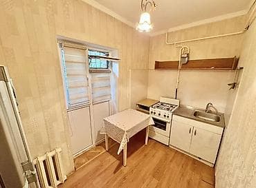 105 квартира: 1 комната, 35 м², 5 мкр 105 серия, 1 этаж, Старый ремонт — 2