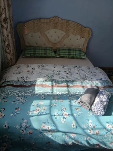 сдаю салон: Аренда комнаты/жилья посуточно. Описание: - Уютные спальные места: на — 3