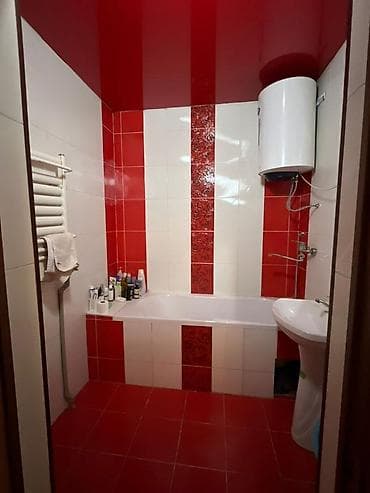 10 мкр: 3 комнаты, 102 м², 6 этаж — 4