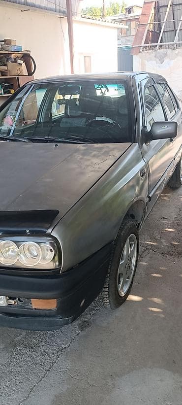 Продажа авто: Volkswagen Vento: 1992 г., 1.8 л, Механика, Бензин, Седан — 2