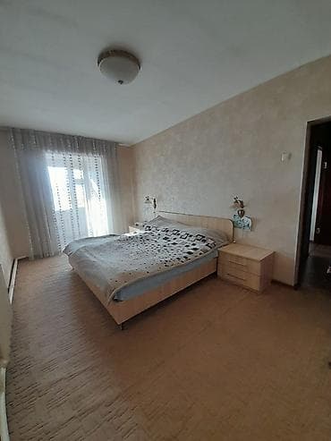 Квартиры: 5 и более комнат, 100 м² — 5