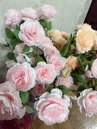 цветы из биссера: Гулдор сатылат. Жаны. Веткалары жакшы. Подставка бар в комплекте 3шт — 8