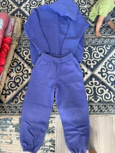 спортивные формы: Уютный спортивный костюм (худи + джоггеры), насыщенный — 1