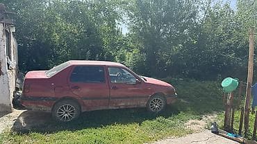 Volkswagen Vento: 1998 г., 1.8 л, Механика, Бензин, Седан — 3