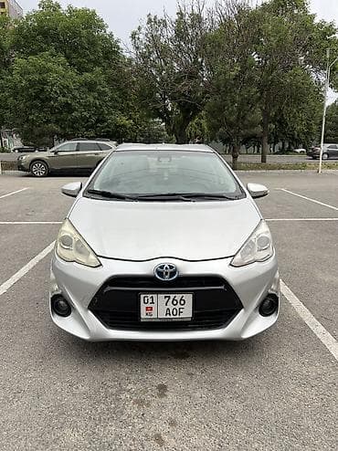 Продажа авто: Toyota Prius C: 2017 г., 1.5 л, Автомат, Гибрид, Хэтчбэк — 2