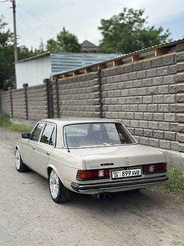антенна мерседес: Mercedes-Benz W123: 1985 г., 2 л, Механика, Бензин, Седан — 3
