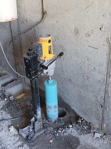 метал угалок: Алмазное бурение отверстий в бетоне, железобетоне, кирпиче. - Станина — 1