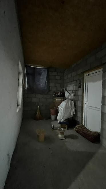панельные дома: Продается однокомнатная квартира в Балыкчы. Описание: -Удлиненный — 2