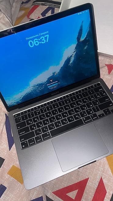 MacBook Air 13" (M1, 2020) — цвет Space Gray. Характеристики: - Чип