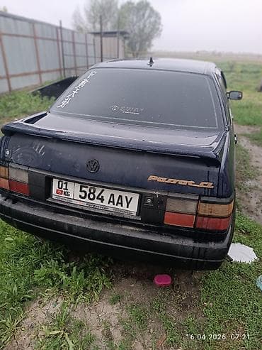 10 5j: Volkswagen Passat: 1988 г., Седан — 1