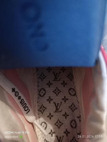 женские розовые рубашки: Кроссовки, 38, Louis Vuitton, Новый, цвет - Розовый — 5