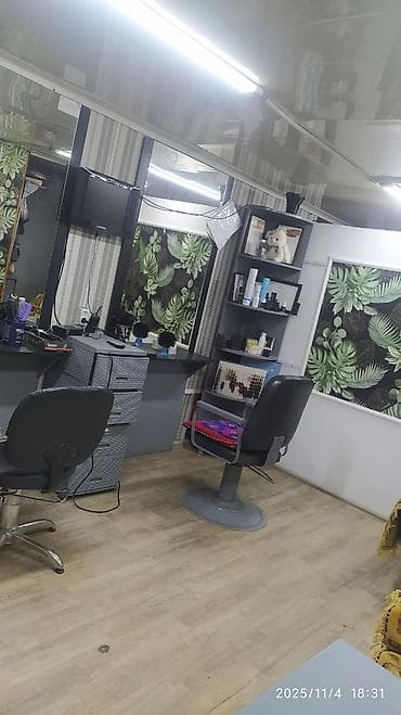 парикмахерская поблизости: Салон красоты «Nikol» Акция: все стрижки и окрашивания по 300 c — 2