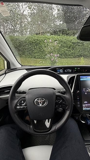 Toyota Prius: 2020 г., 1.8 л, Вариатор, Гибрид, Хэтчбэк — 8