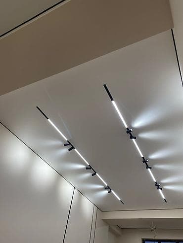 трек потолок: Линейные магнитные трековые светильники и врезные споты для потолка - — 2