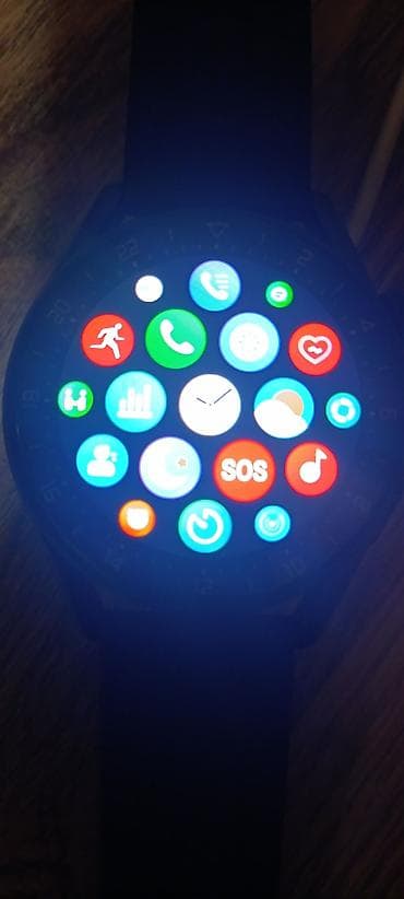 Apple Watch: Смарт‑часы с круглым дисплеем и силиконовым ремешком Основные — 3