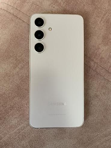 самсунг 24 с: Samsung Galaxy S24 (модель SM‑S921N), цвет белый. Ключевые — 3