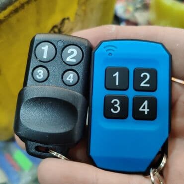 продается ворота: Пульт от ворот Пульт для ворот Чип ворота пульт для шлагбаум чип — 9